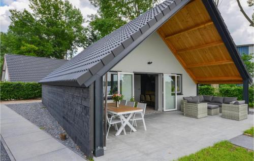 Nice Home In Kerkdriel With Wi Fi — 4-Star Luxury Hotel in Kerkdriel, Netherlands