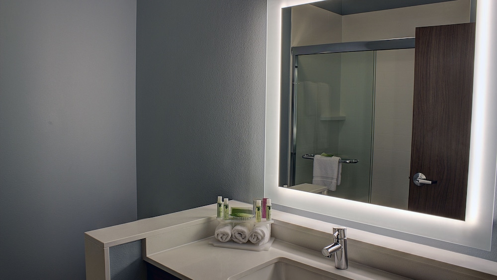 Holiday Inn Express & Suites Spencer by IHG - photo 14