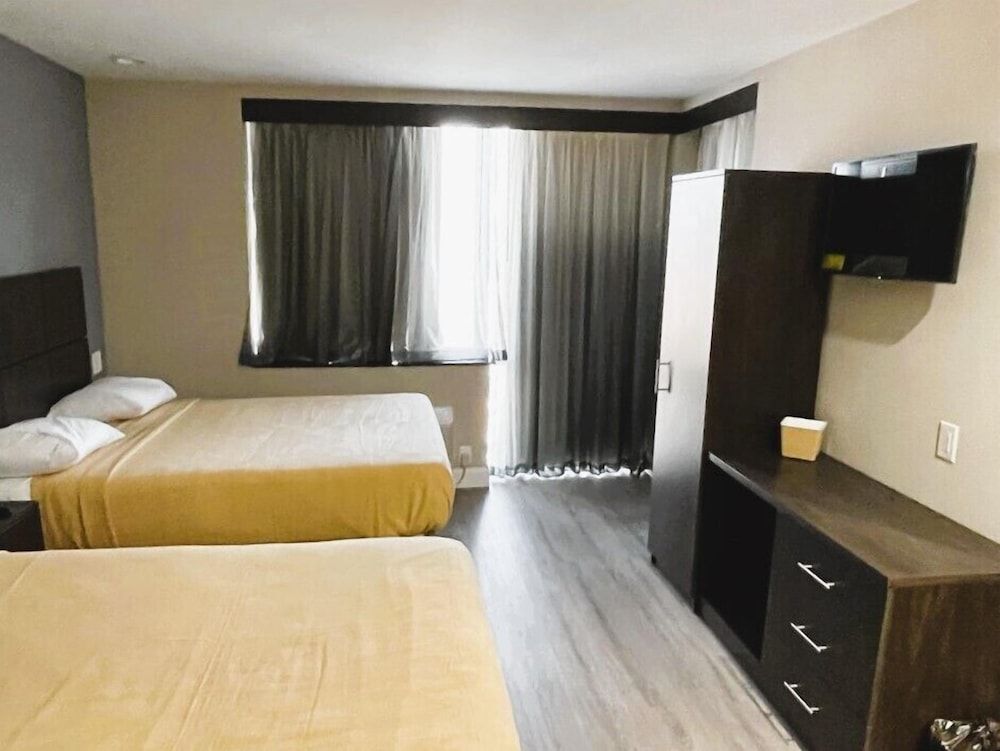 Royal Hotel Bronx — hotel in The Bronx