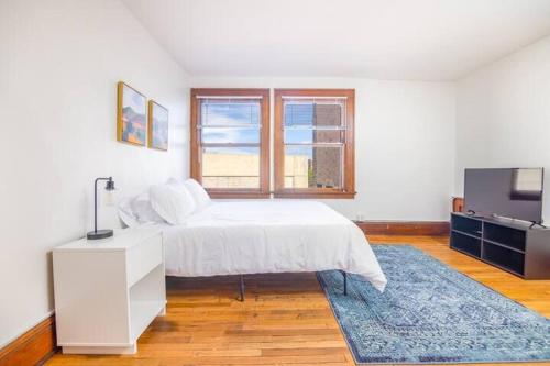 Beautiful 1 Bed Studio Apt Close to Hospitals — 4-Star Luxury Hotel in Des Moines, United States