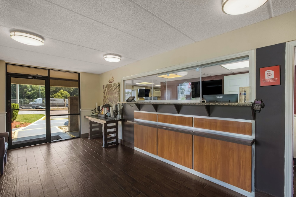 Red Roof Inn Atlanta South Morrow - photo 2