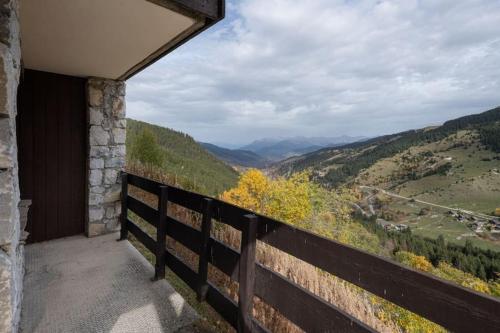 L'Arc en Ciel Appartement sur les hauteurs du Mottaret avec accA s aux pistes — 4-Star Luxury Hotel in Les Allues, France