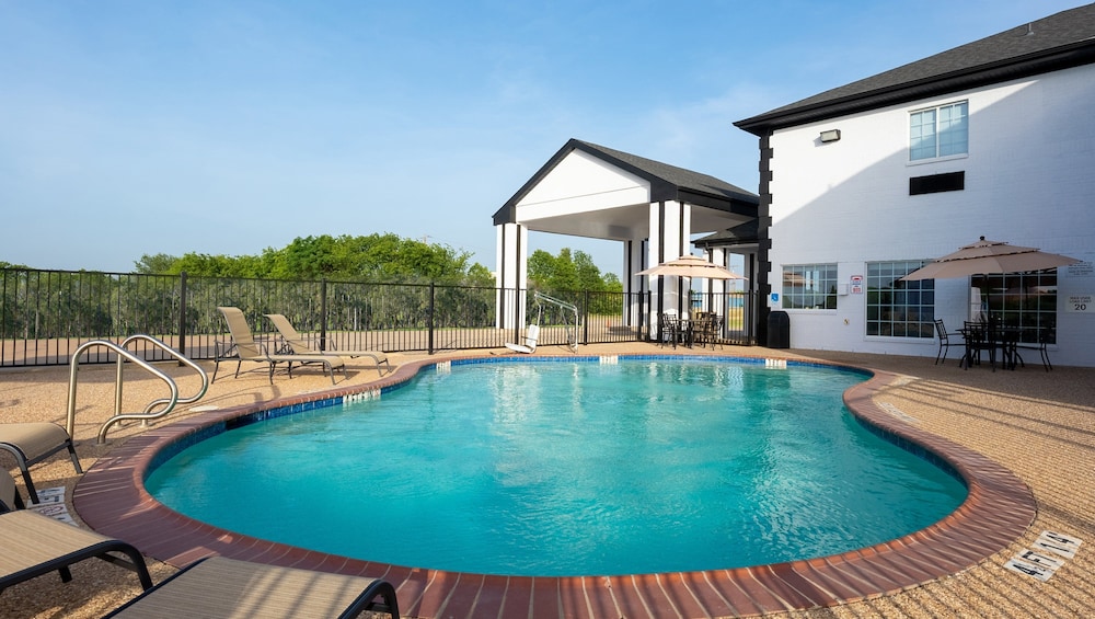 Atria Hotel and RV McGregor - photo 23