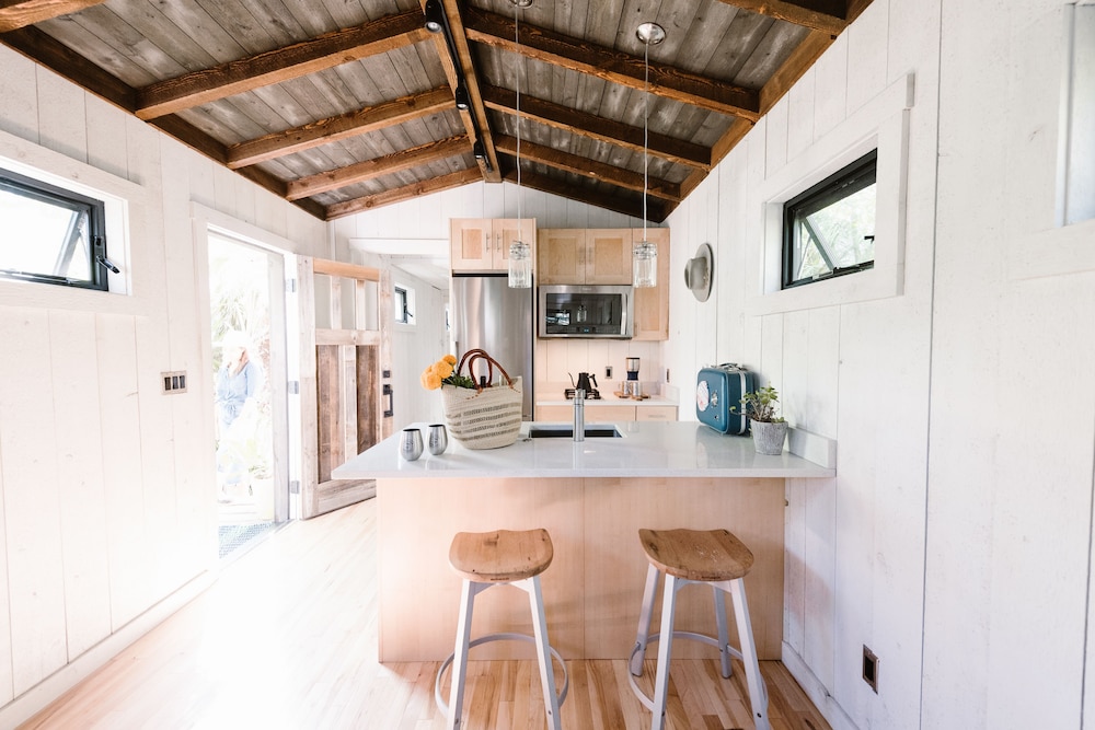 Caravan Outpost - photo 19