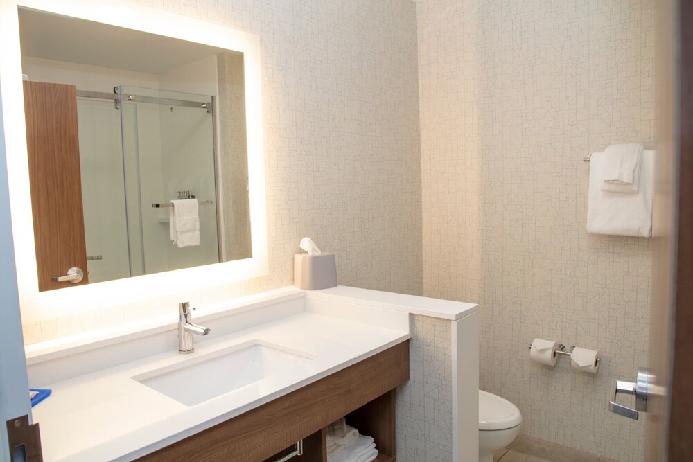 Holiday Inn Express & Suites Marion by IHG - photo 9
