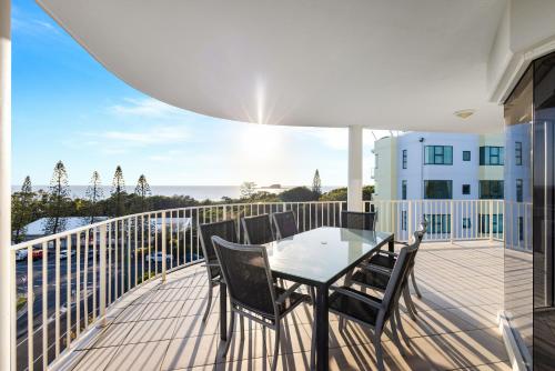 Penthouse Private Rooftop Spa — 4-Star Luxury Hotel in Mudjimba, Australia