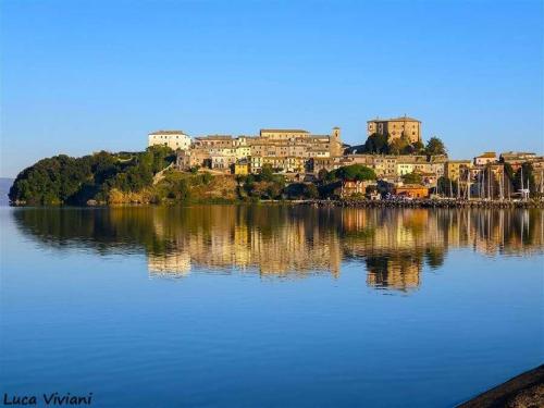Sunshine Alloggio turistico — 4-Star Luxury Hotel in Capodimonte, Italy