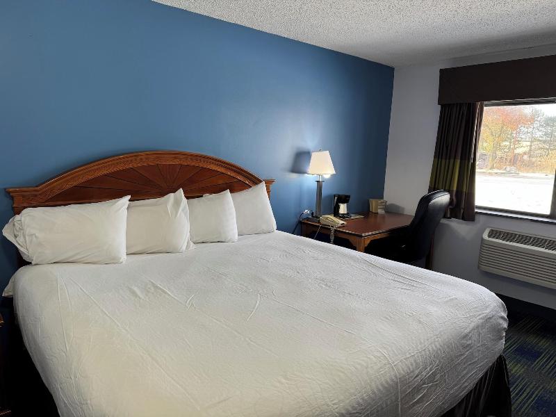 South Ridge Inn - photo 14