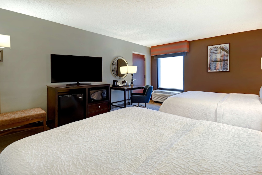 Hampton Inn & Suites Alexandria Old Town Area South - photo 12
