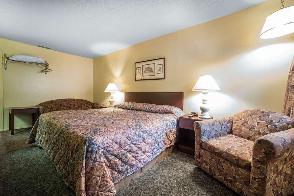 Rodeway Inn La Grande - photo 7