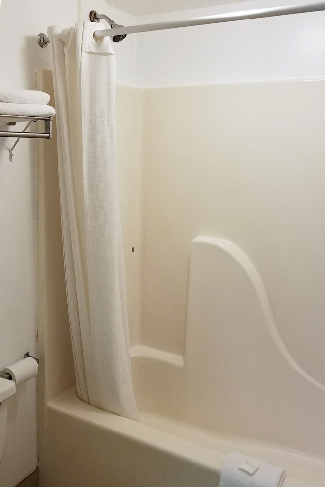 Hotel Manteo - photo 50