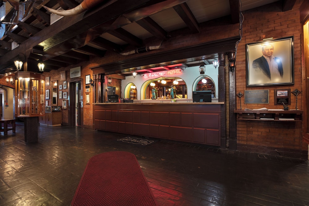 Hotel El Rancho - photo 4