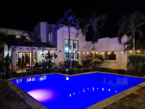 Casa del Arte a luxury beachfront villa with private pool — 4-Star Luxury Hotel in Tela, Honduras