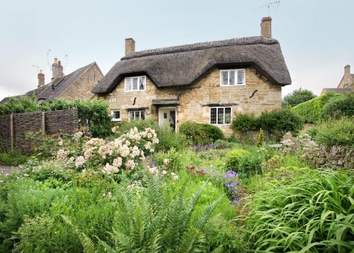 Letterbox Cottage — 4-Star Luxury Hotel in Chipping Campden, United Kingdom