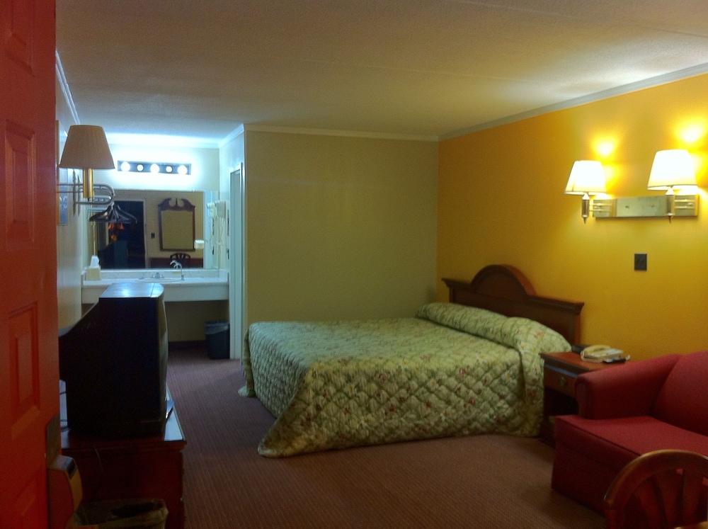 Rodeway Inn Charlotte South - photo 4