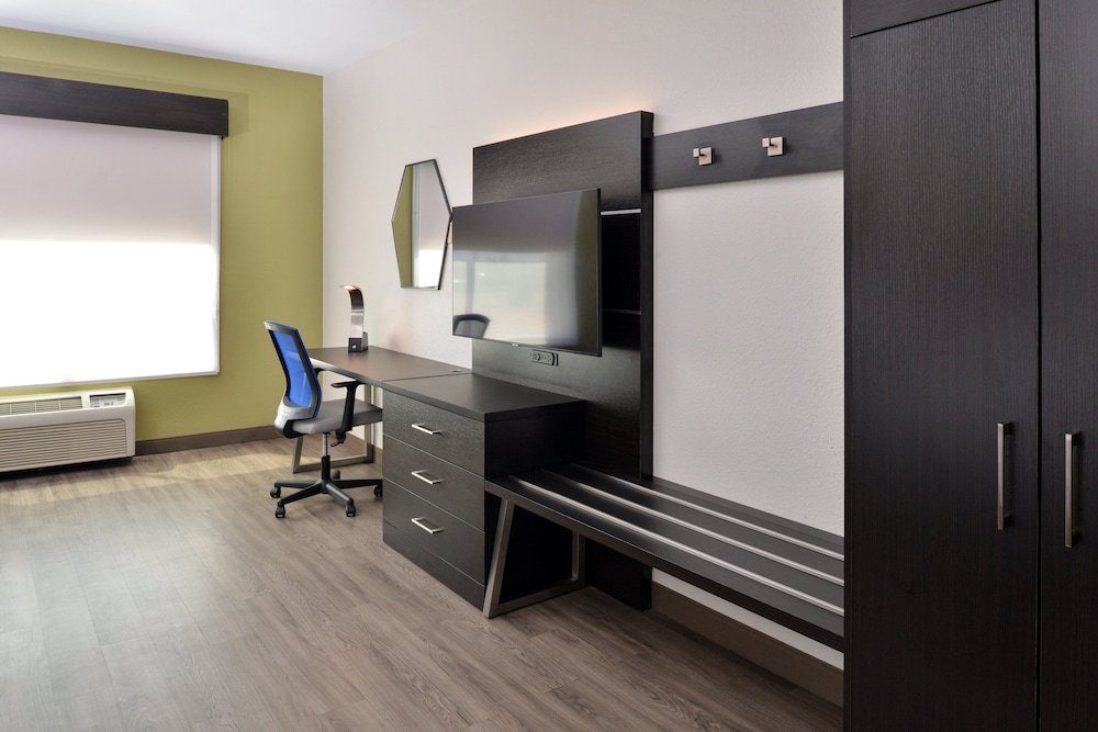 Holiday Inn Express Hotel & Suites Royse City by IHG - photo 20
