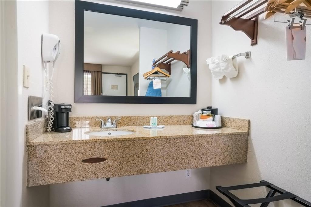 Quality Inn Greenville near University - photo 19