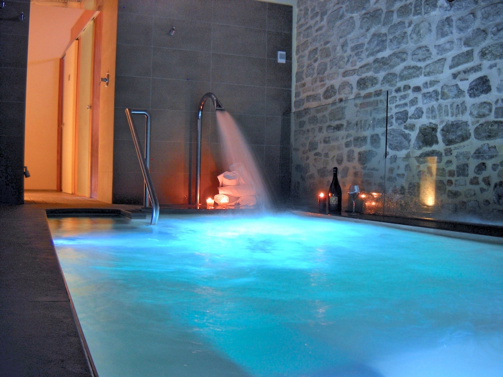 Relais Del Borgo Hotel e Spa — 4-Star Luxury Hotel in Staffolo, Italy