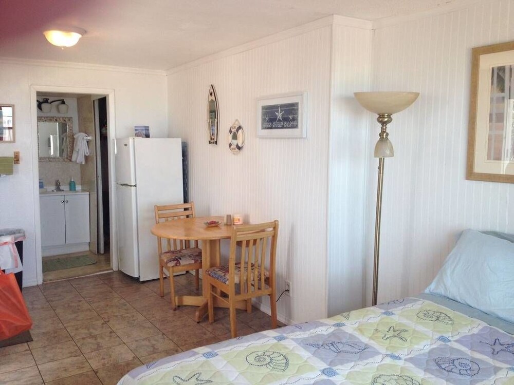 Sun N Fun Beachfront Vacation Rentals - photo 10