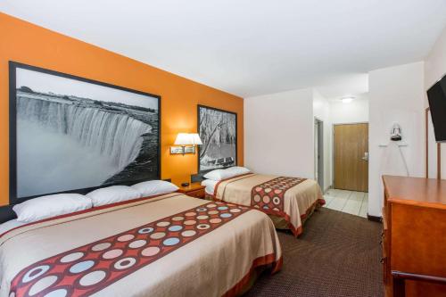 Super 8 by Wyndham Salina - photo 9