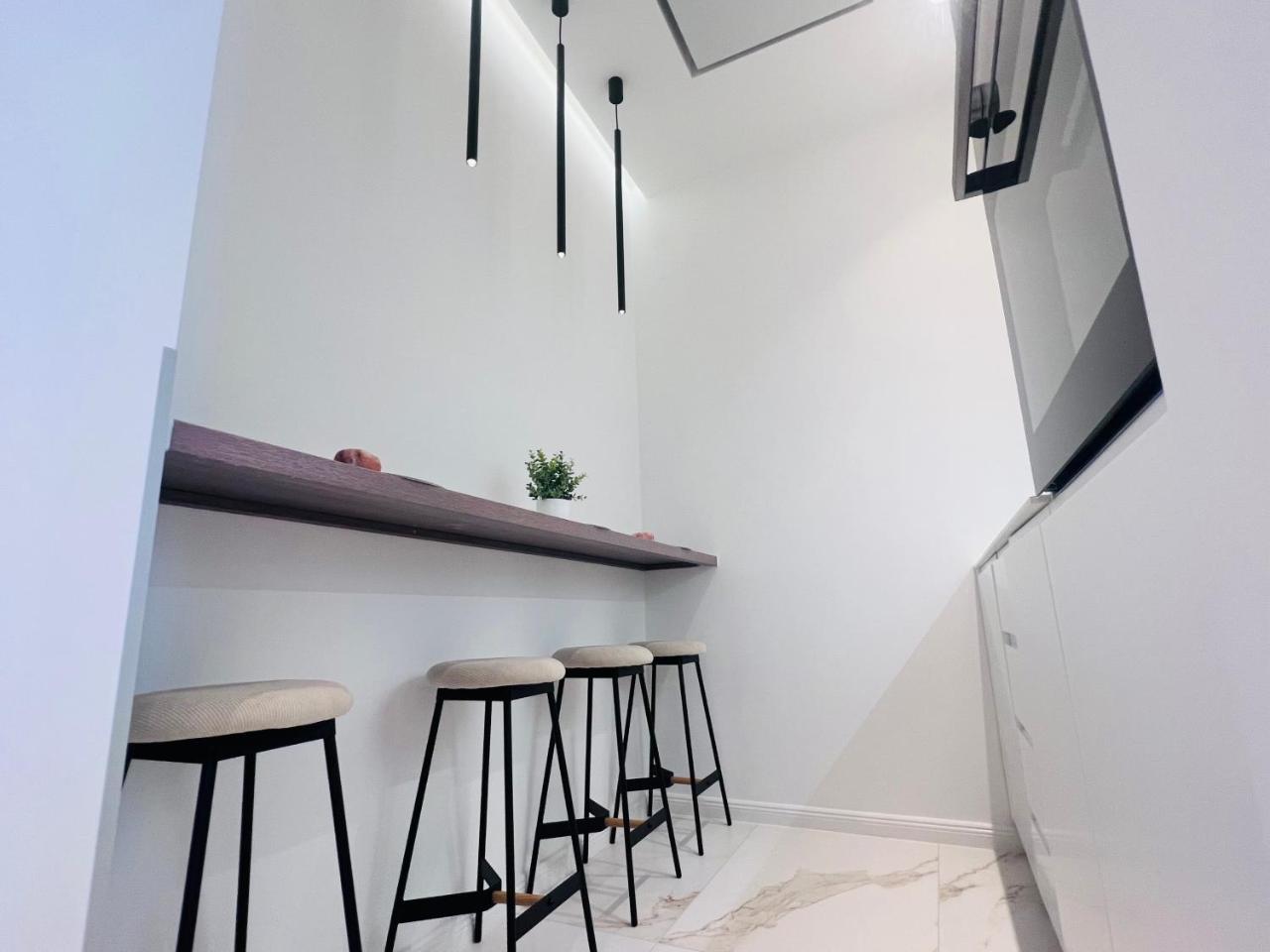 Zeus Design Apartment Schlosspark Schönbrunn — 4-Star Luxury Hotel in Vienna, Austria