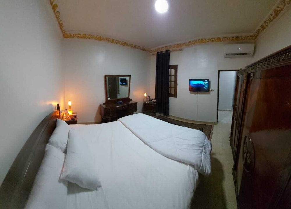 Phoenix pyramids view - carbon neutral hotel in Giza