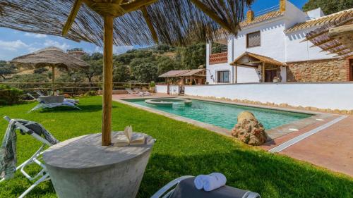 Casa Fraskito — 4-Star Luxury Hotel in Iznajar, Spain
