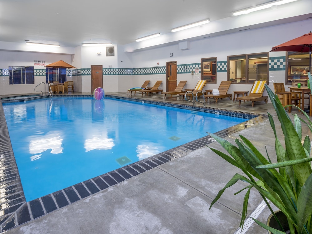 Wood River Inn & Suites - featured photo