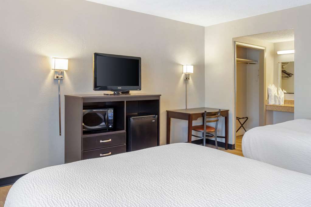Days Inn by Wyndham Wrightstown McGuire AFB Bordentown - photo 17