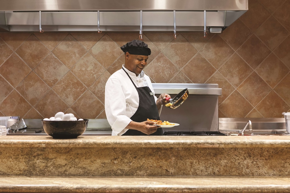 Embassy Suites Omaha La Vista Hotel & Conference Center - photo 44