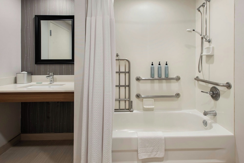 Courtyard Marriott Binghamton - photo 18