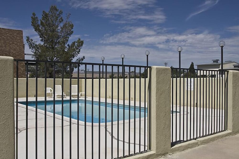Motel 8 Willcox - photo 27