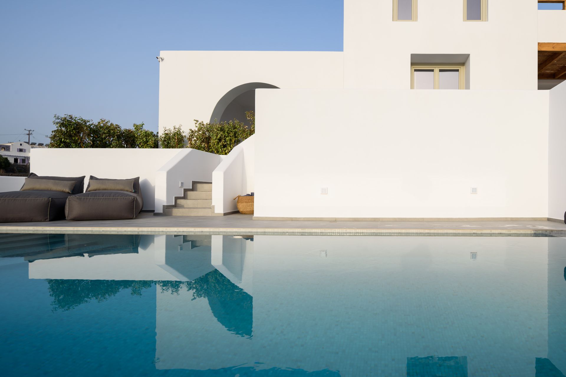 Este Luxury Suites — 4-Star Luxury Hotel in Fira, Greece