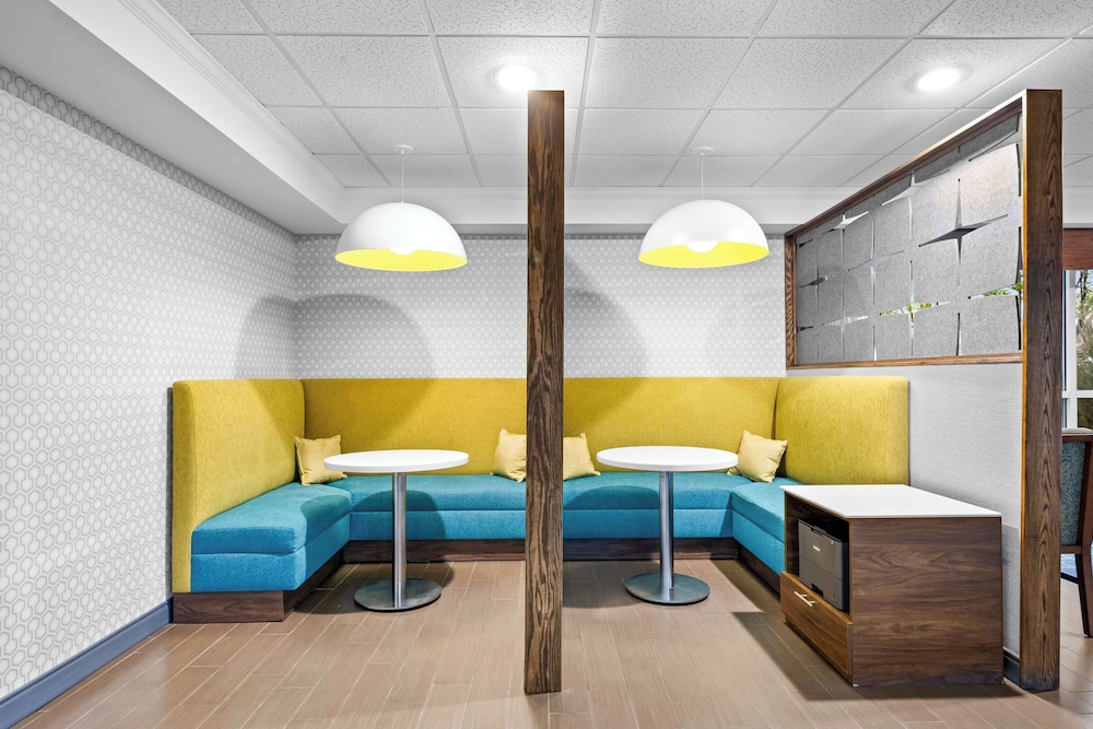 Hampton Inn Lincoln South Heritage Park - photo 5