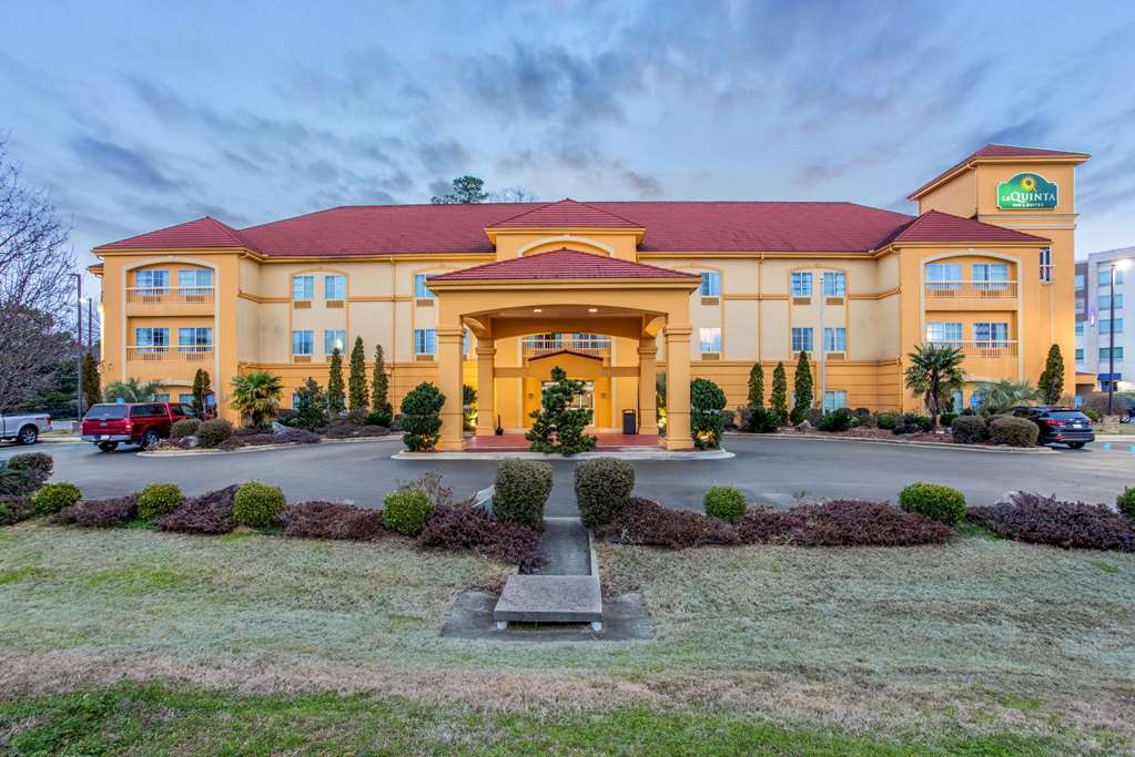 La Quinta Inn & Suites by Wyndham Fultondale Birmingham N - photo 3