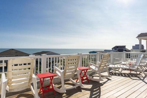 The Treasure Chest by Oak Island Accommodations - photo 14