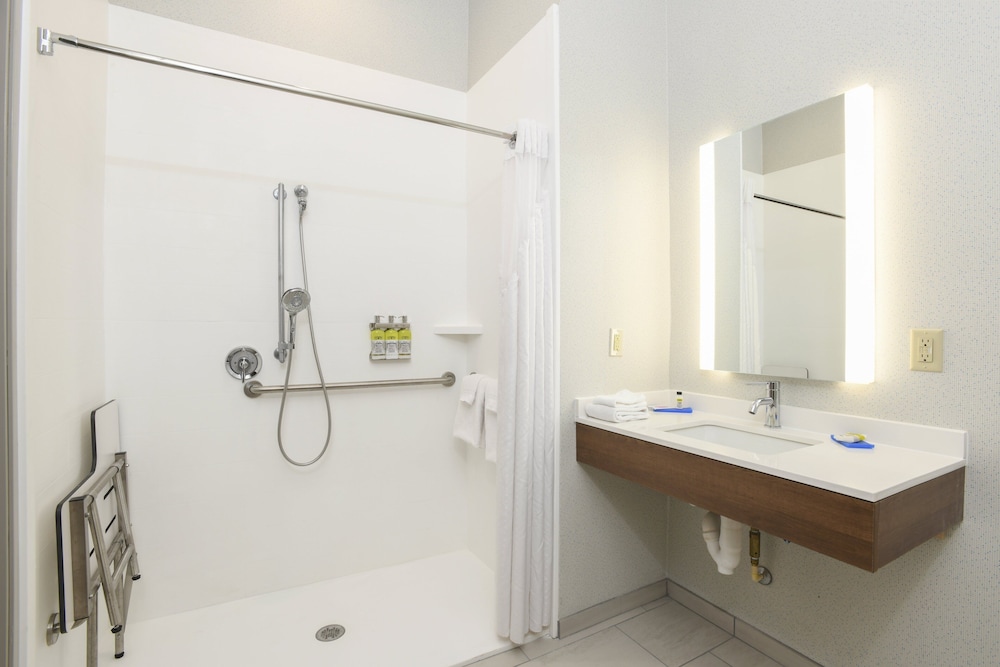 Holiday Inn Express Hotel & Suites Richwood Cincinnati South by IHG - photo 11