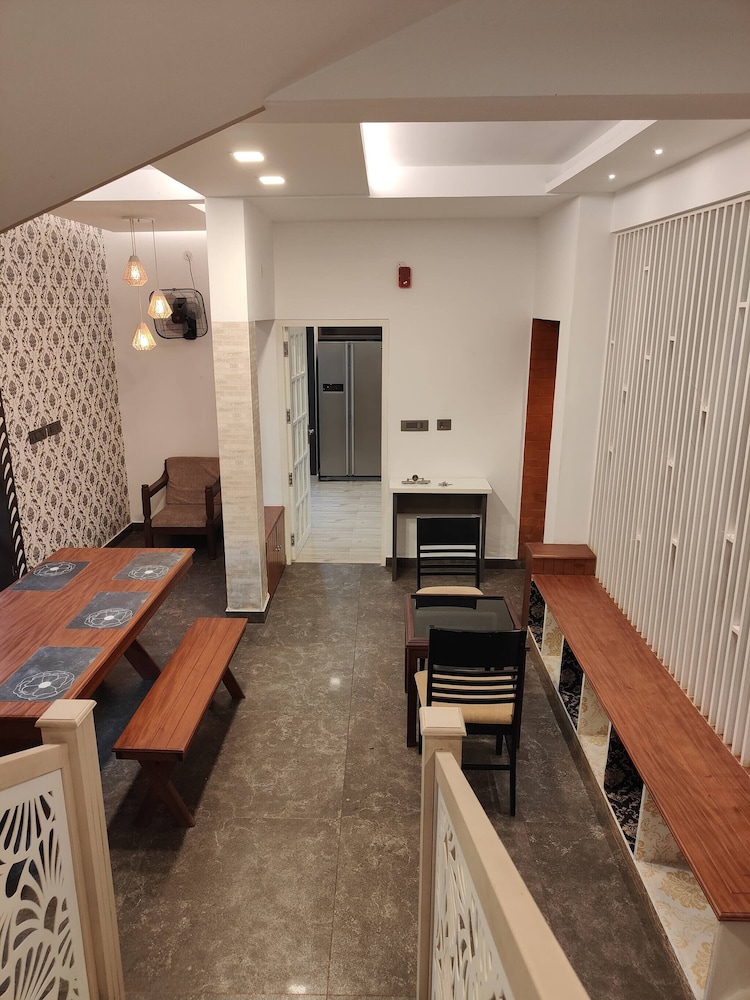 Live On Cloud 9 at Kochi - last minute hotel in Unknown City