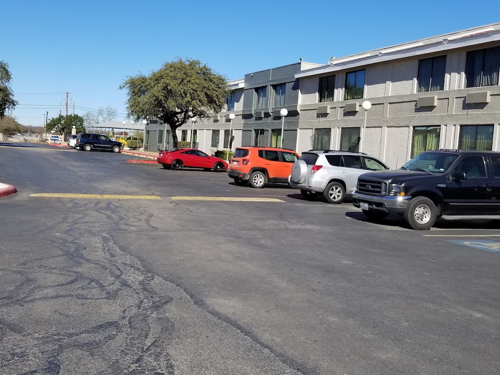 SureStay Hotel by Best Western San Antonio Northeast - photo 43