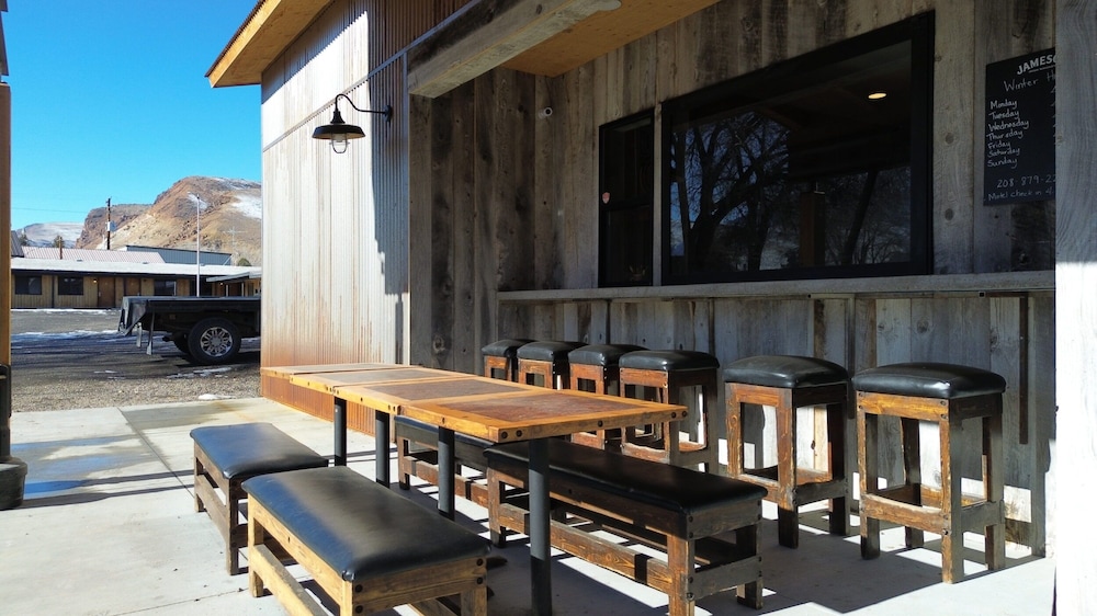 Challis Roadhouse - photo 36