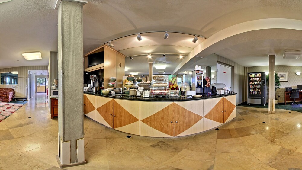 Quality Inn Oakland - photo 30