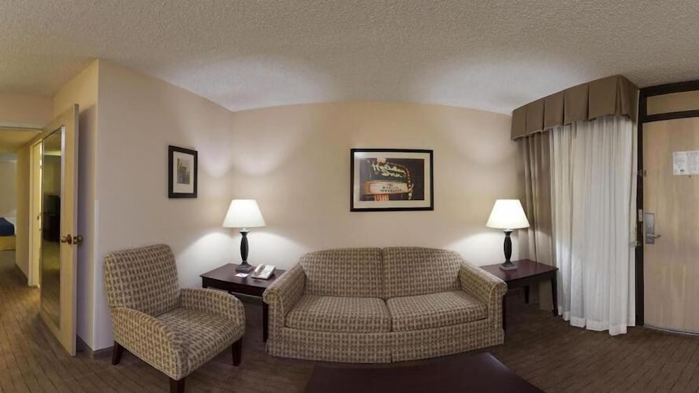Holiday Inn Express Little Rock Airport by IHG - photo 10
