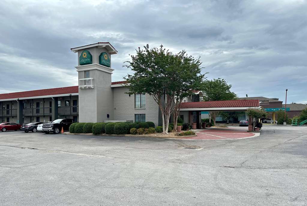 La Quinta Inn by Wyndham Huntsville Research Park - photo 3