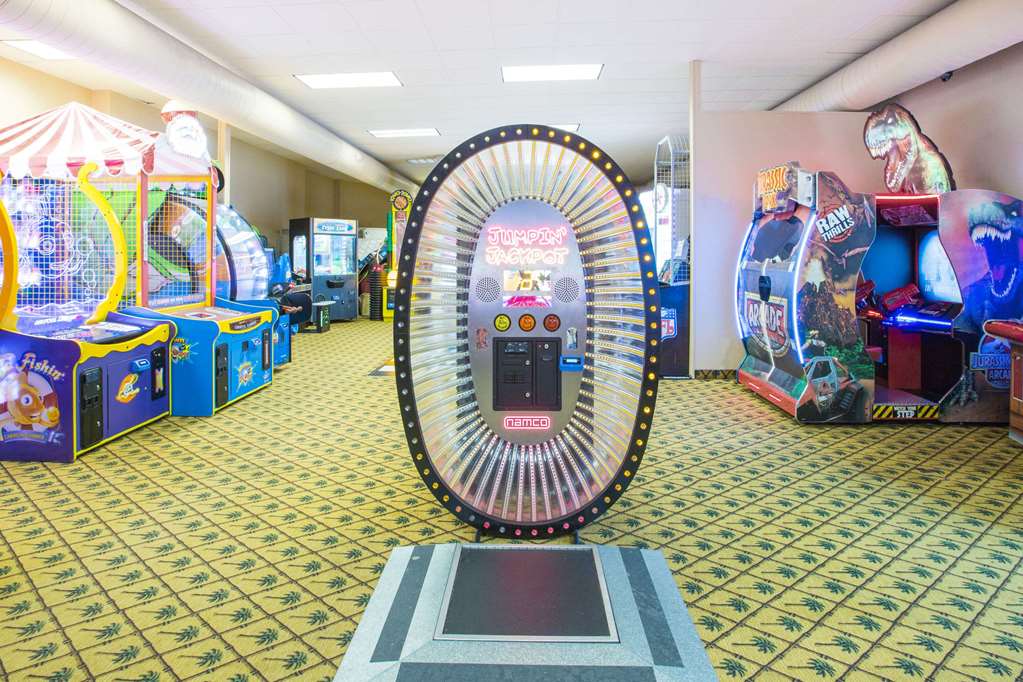 Ramada by Wyndham Des Moines Tropics Resort & Conference Ctr - photo 27