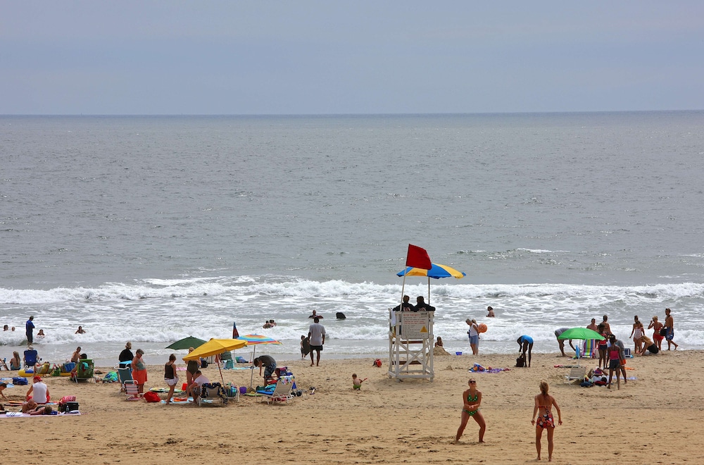 Hampton Inn Virginia Beach Oceanfront North - photo 90