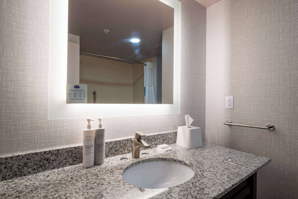 Hampton Inn Dahlgren - photo 24