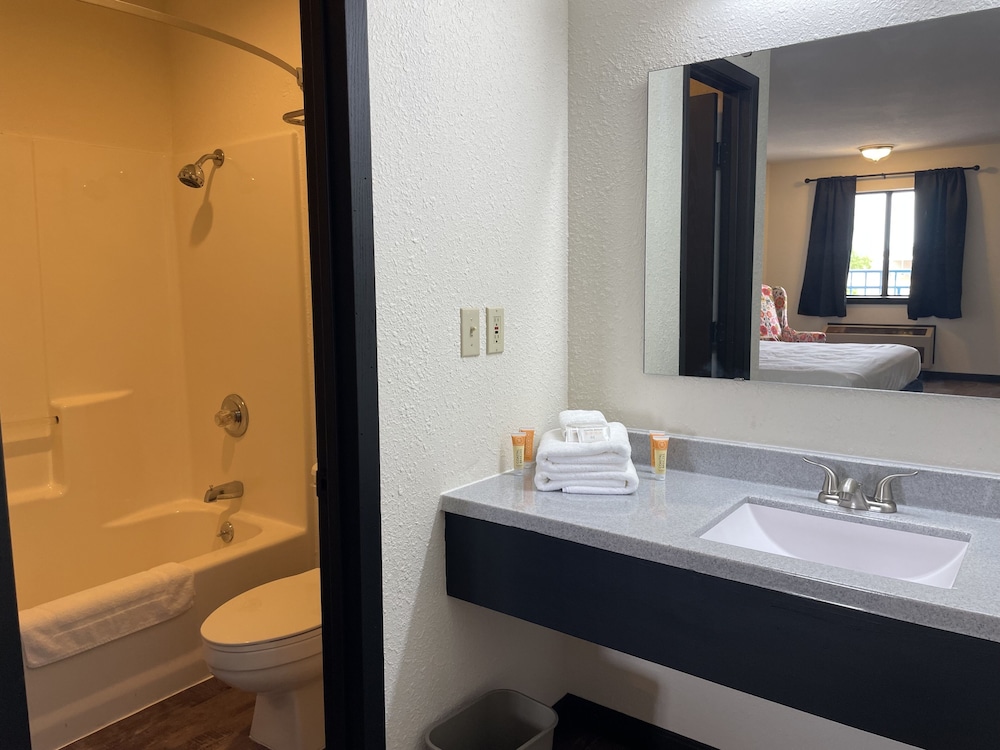 Cactus Inn & Suites - photo 18