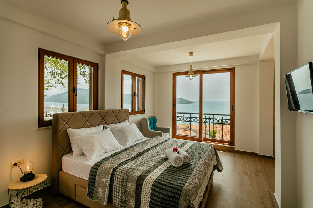 Apartmani Belvedere — 4-Star Luxury Hotel in Herceg-Novi, Montenegro
