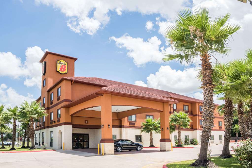 Super 8 by Wyndham Brookshire TX — hotel in Brookshire