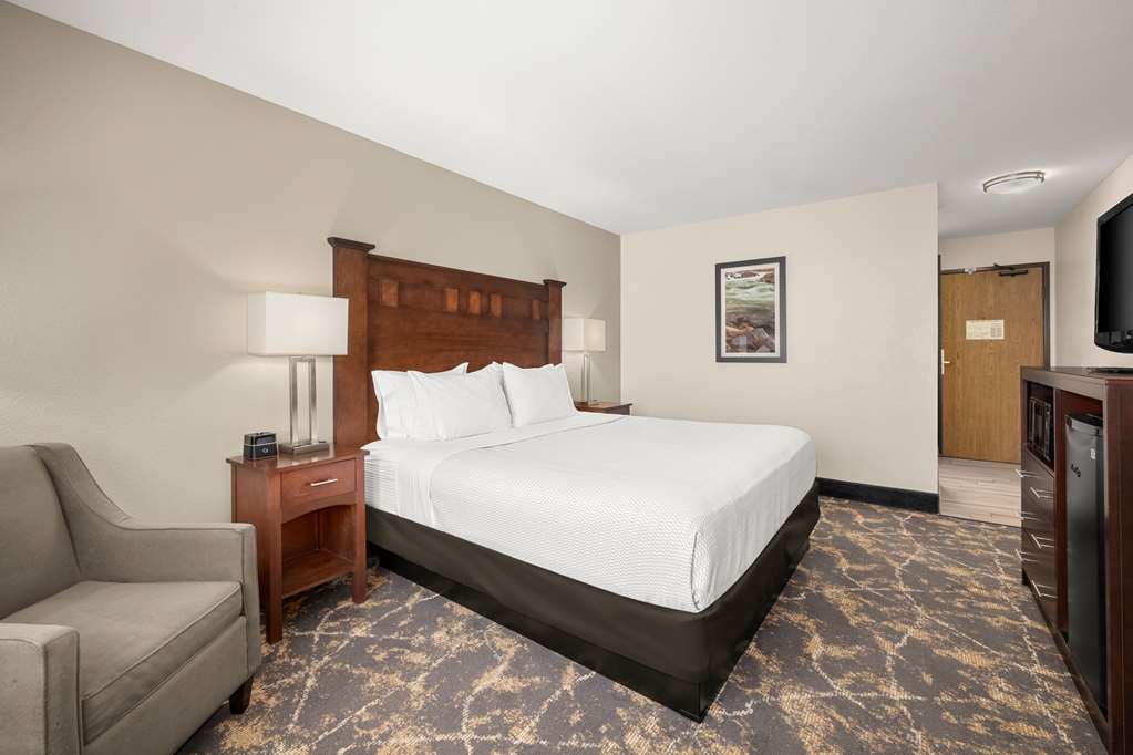 La Quinta Inn & Suites by Wyndham Grants Pass - photo 12